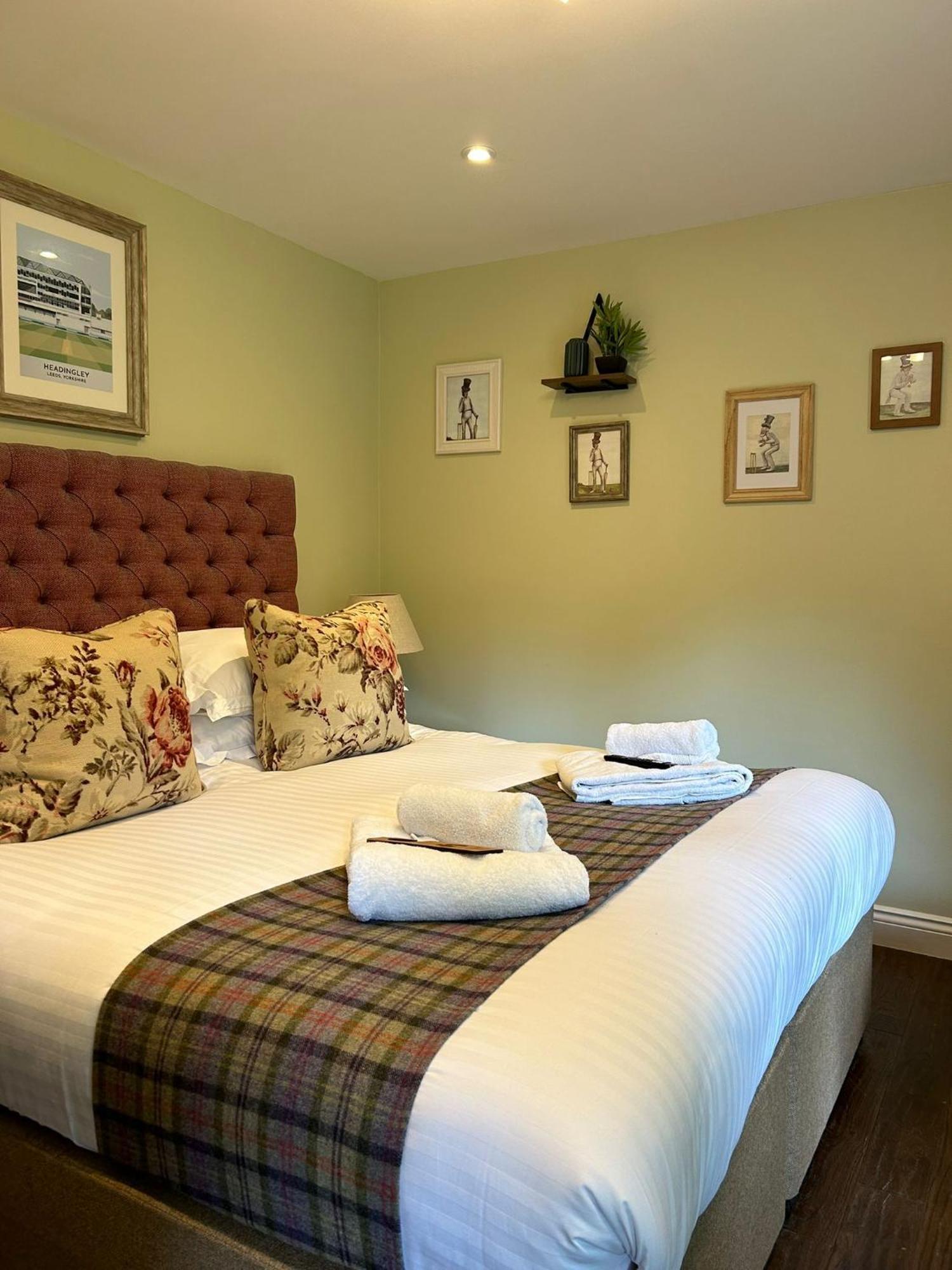 The Thomas Lord Hotel West Meon Exterior foto