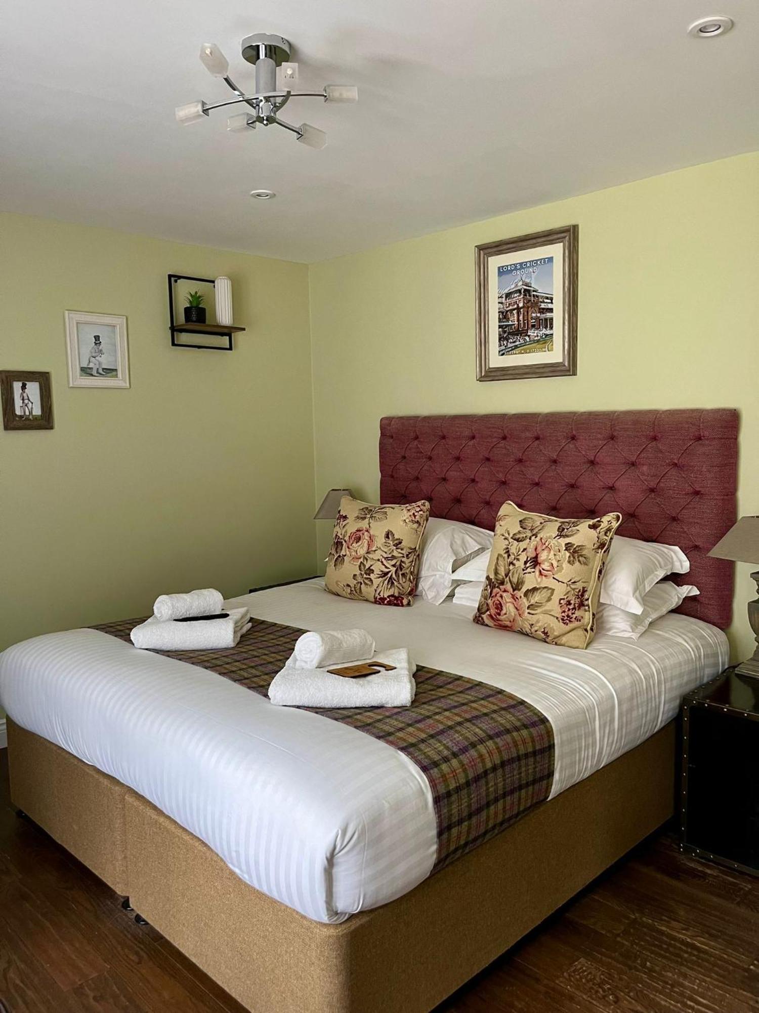 The Thomas Lord Hotel West Meon Exterior foto