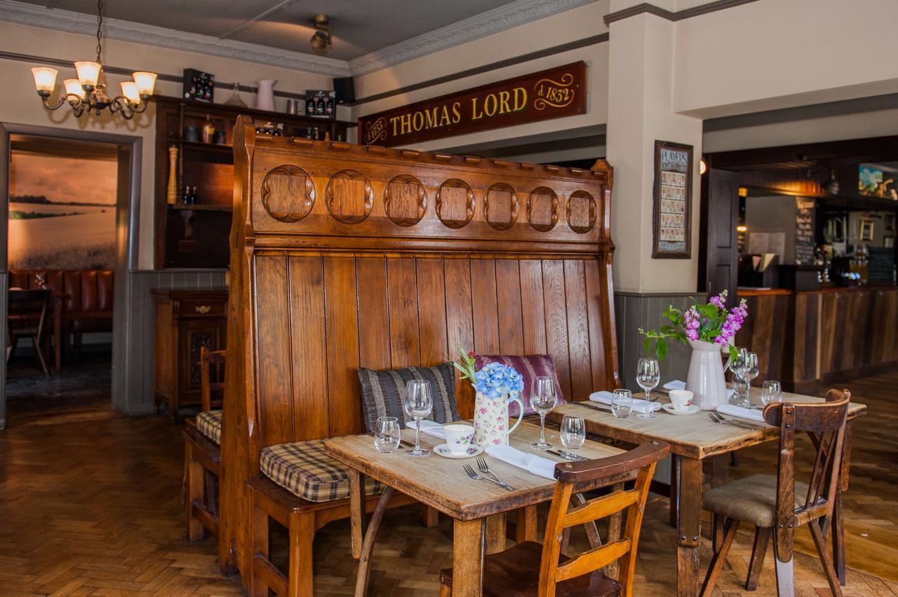 The Thomas Lord Hotel West Meon Exterior foto